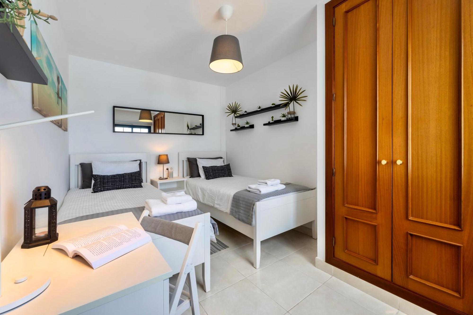 Villa Playa Blanca - Heated Pool, Aircon Luaran gambar