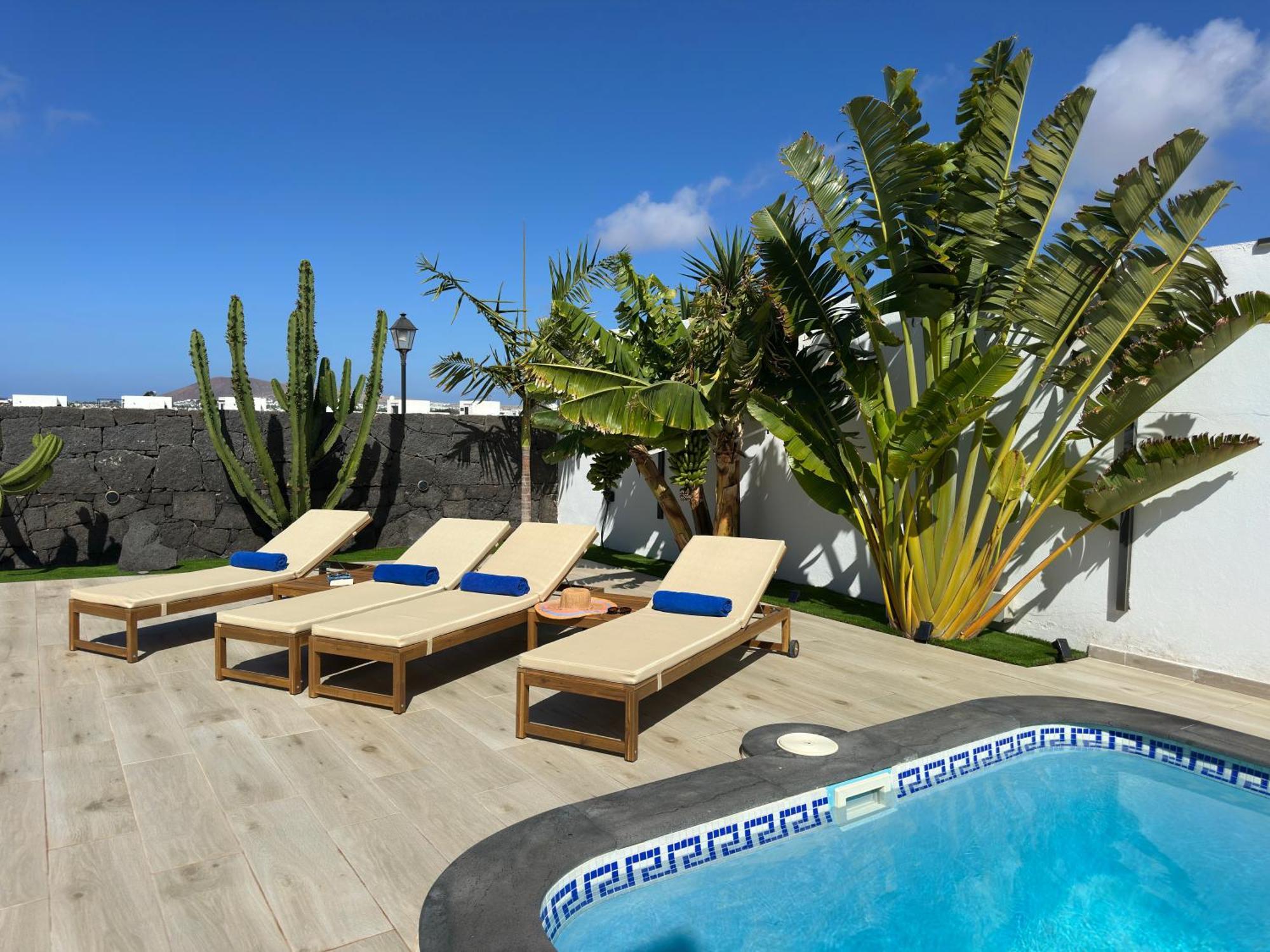 Villa Playa Blanca - Heated Pool, Aircon Luaran gambar